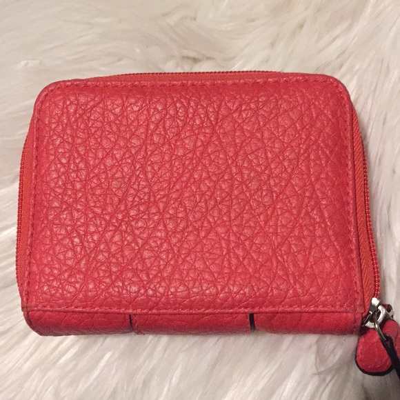 Red wallet - Picture 2 of 3